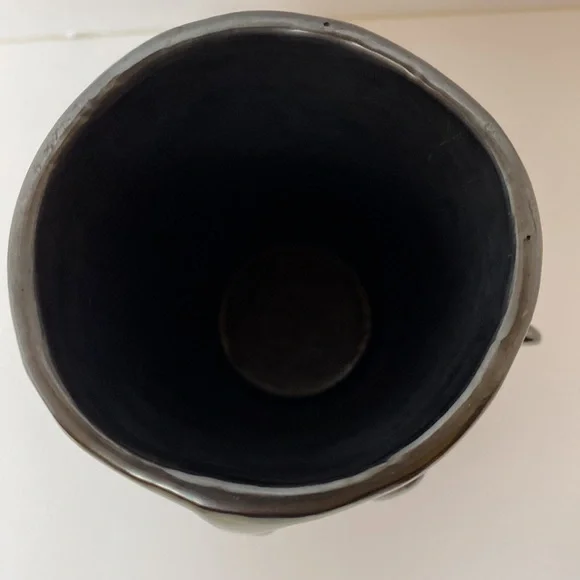 Dona Rosa Face Vase - Picture 6 of 8